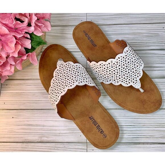 Olivia Miller White Hooded Rhinestone Slip On Sandals S:9 - Picture 12 of 12